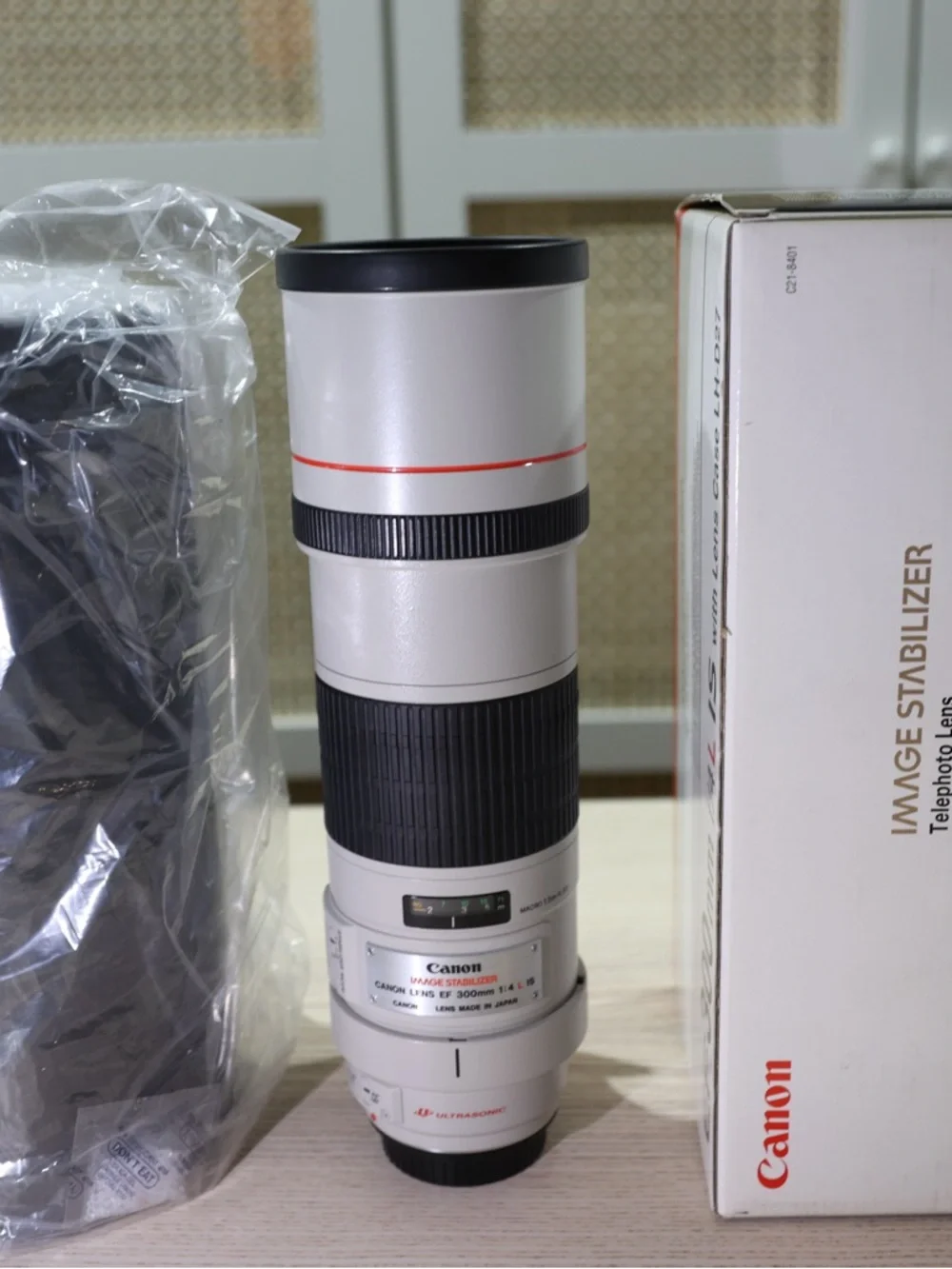 Canon EF 300mm f/4L IS IITelephoto Lens Box - White, Red